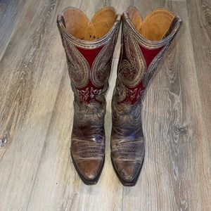 Lucchese woman’s  boots size 9b great condition only worn 3 times red and brown